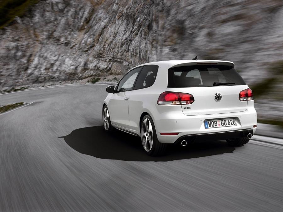  Volkswagen Golf GTi 2008 года  (фото 24 из 83)